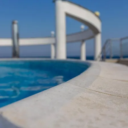 아파트 ❤apartament In With Pool On Roof ❤oe❤ 라브다